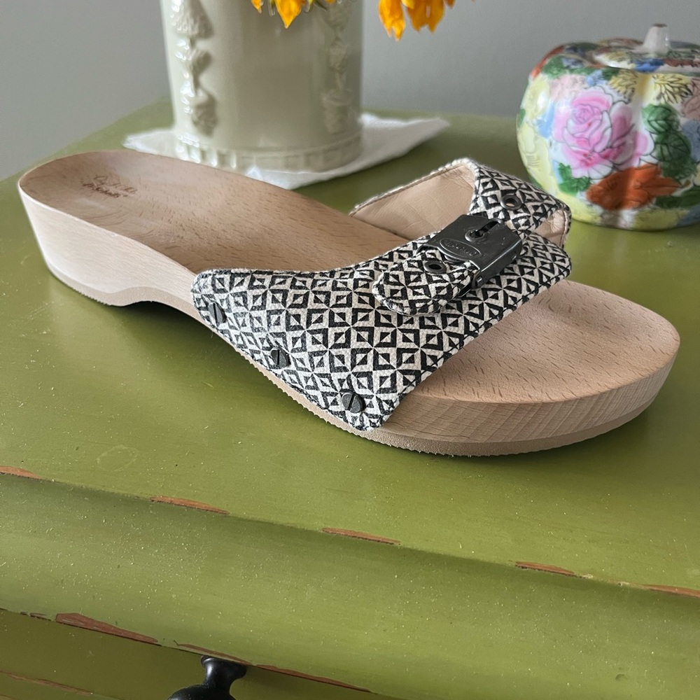 Dr Scholl’s Original Collection Clog. Black/White. Size 9M. Perfect condition!
